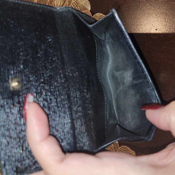 Authentic Gucci wallet - Picture 7 of 11